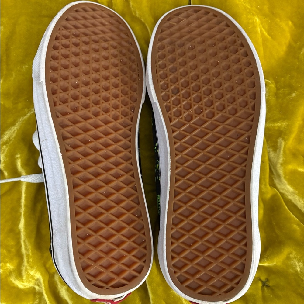 Vans Old Skool with Glow in the Dark Eyes - Picture 5 of 5